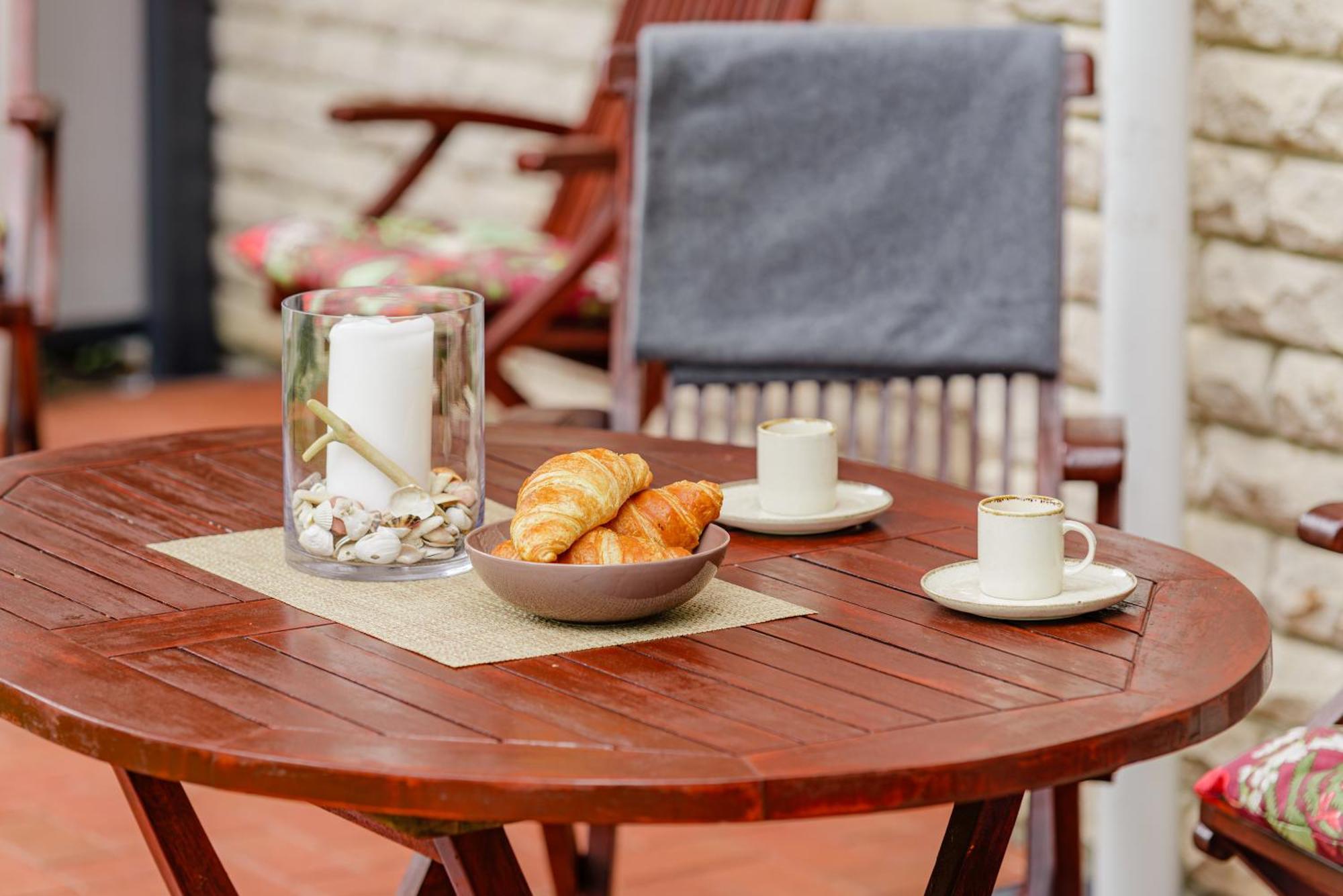 Family Inn Cottage With Terrace Palanga Luaran gambar